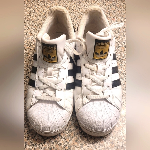 Adidas Superstar Kicks - Picture 2 of 5